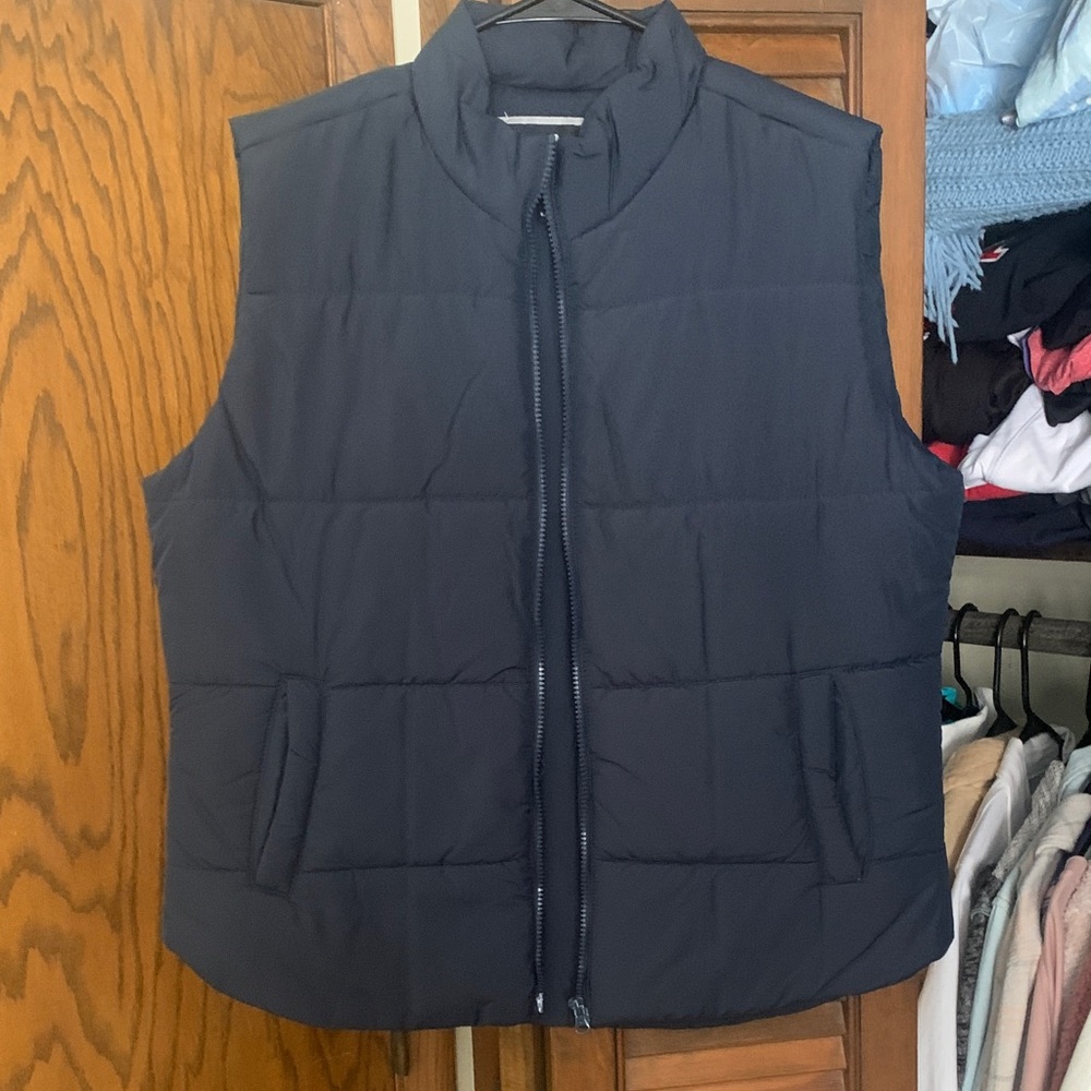 Men's Black Puffer Vest